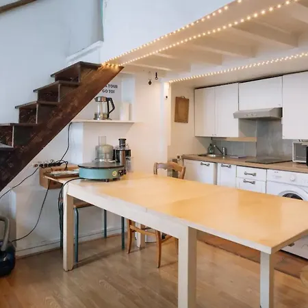 Charming 1bd Apart For 4 With Balcony Lejlighed